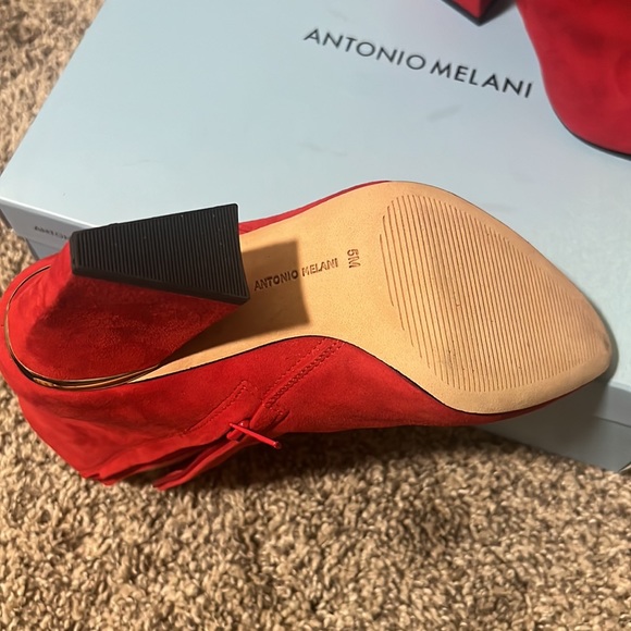 Antonio Melani Size: 5M red leather booties with gold on heel - Picture 2 of 6